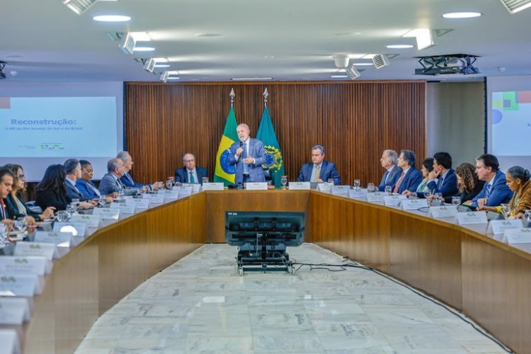 "É um compromisso nosso deixar o Rio Grande do Sul como era antes da chuva", diz Lula em reunião ministerial