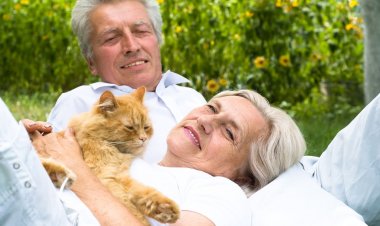 Mars Petcare destaca os benefícios dos pets na vida dos idosos