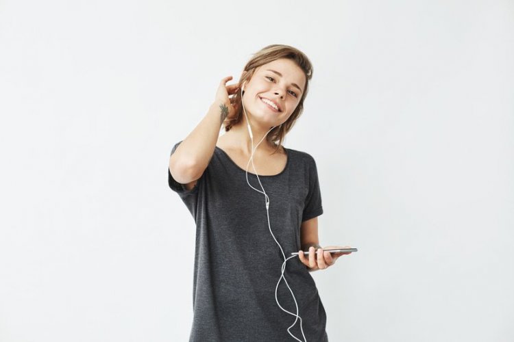 OMS estima que mais de um bilhão de jovens poderão desenvolver perda auditiva