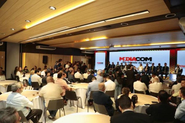 Governadora defende combate às fake news na posse da diretoria do Midiacom-RN