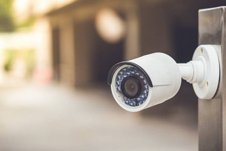 De férias, mas com a casa segura: quais tecnologias realmente funcionam para evitar furtos durante o recesso de julho