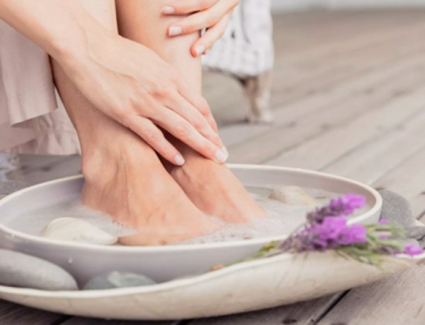 Escalda-pés: mitos e verdades sobre o alívio para pés inchados