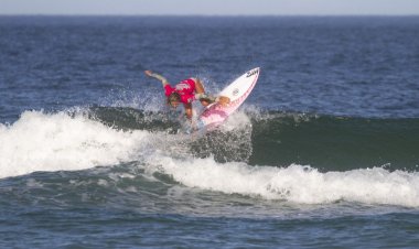 Praia do Santinho abre temporada 2026 do Circuito Surf Talentos Oceano.