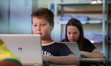 Internet reduz desigualdades e transforma realidades em escolas públicas
