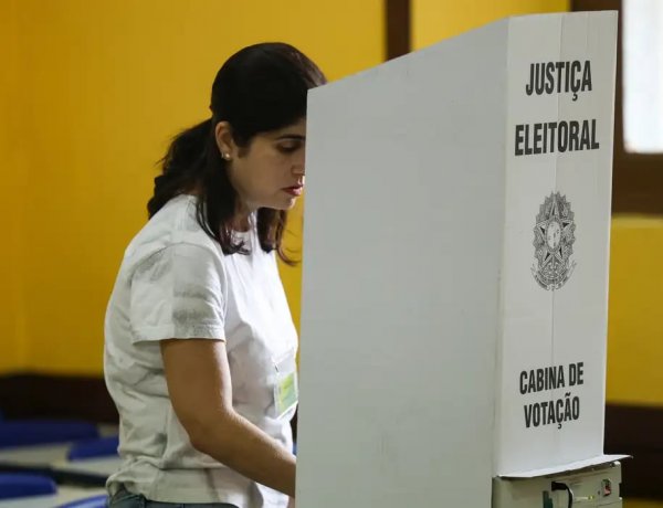 Voto distrital: Câmara deve votar proposta ainda no primeiro semestre, diz relator
